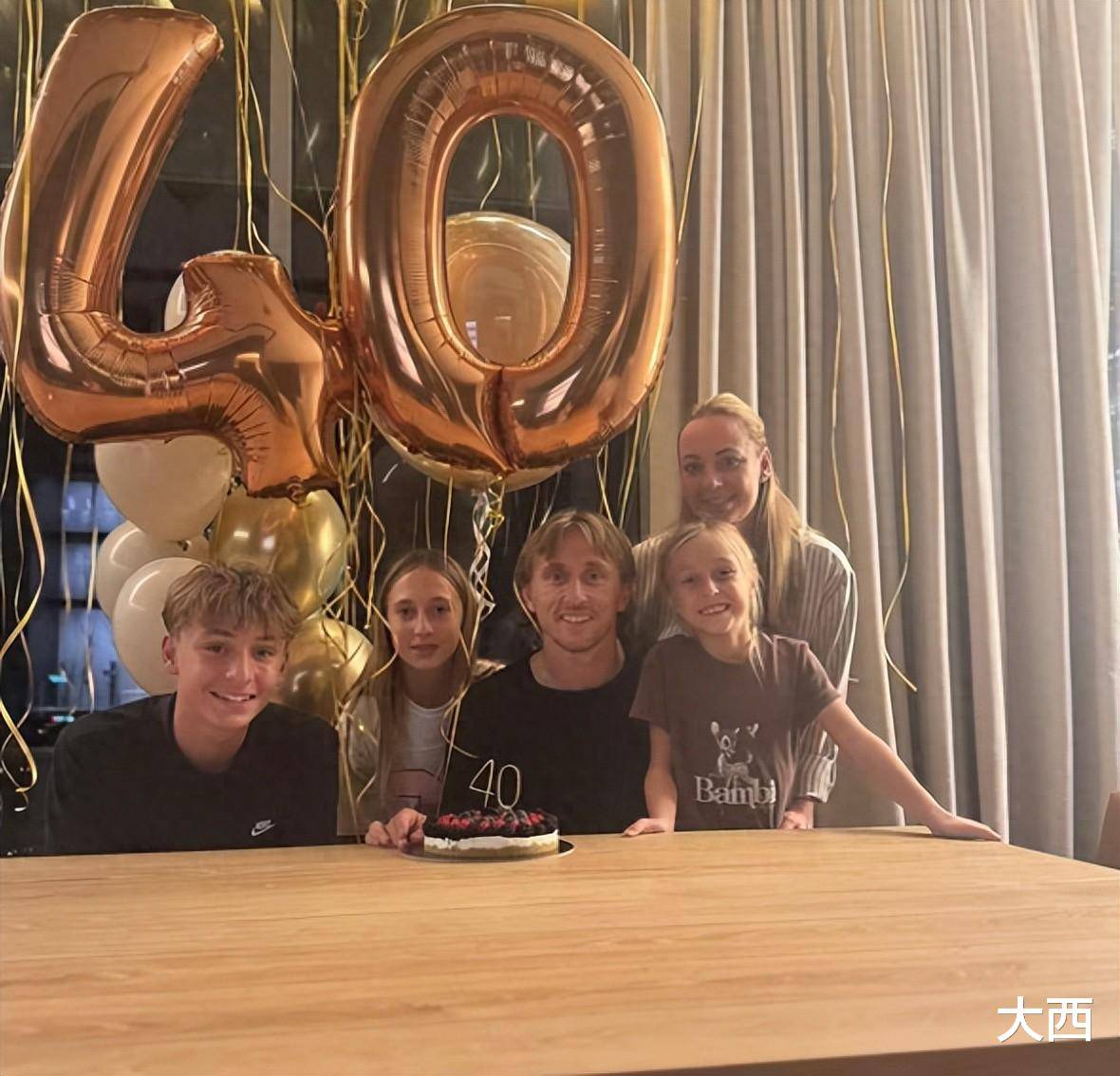 艳羡的幸福, 莫德里奇先, 妻子优雅大