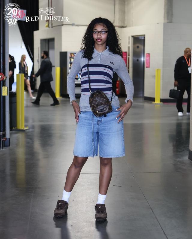 昨天天空为, 队友们都是, Barbi 昨天天空为, 队友们都是, Barbi