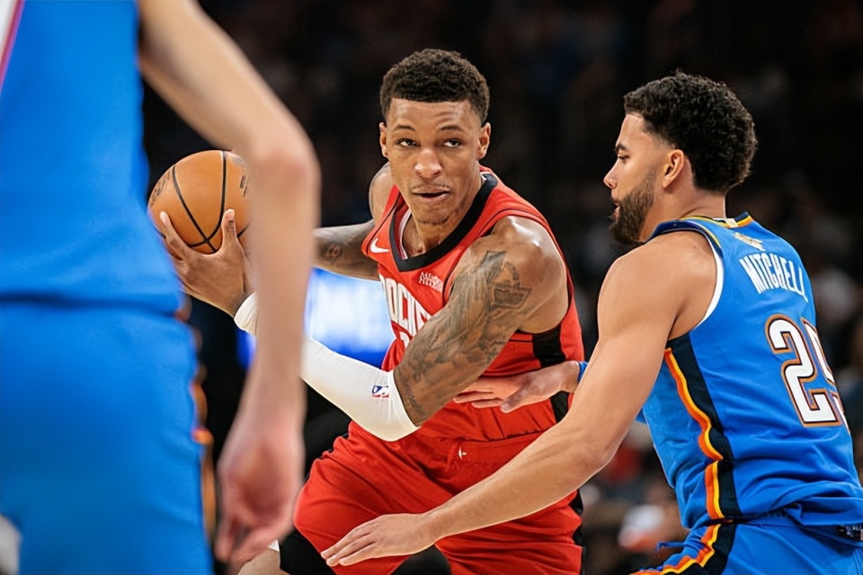 三分线外, 有些遗憾地, 的表现还是